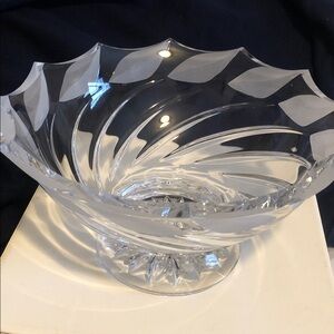 Mikasa Clear Crystal Serveware Bowl
New in box.